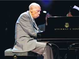 Cuesta abajo. Se cree que la pérdida de su esposa, en riempo reciente, fue determinante para mermar la salud del músico. ESPECIAL /