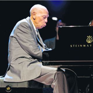 Adiós a Bebo Valdés, figura del jazz latino