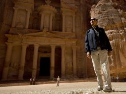 El presidente de EU, Barack Obama, recorre la ciudad monumental de Petra, 245 kilómetros al sur de Ammán. EFE /