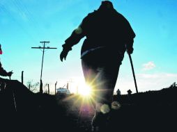 Recorrido. Aún son muchas las personas que se atreven a recorrer el camino, pese al sol o el frío, hasta llegar a este rincón.  /