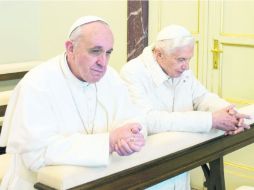 La visita del Pontífice argentino al Papa Emérito fue un suceso histórico para la Iglesia Católica. AFP /