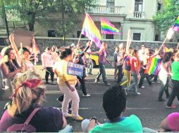 Las manifestantes avanzaron por la calle Hidalgo.  /