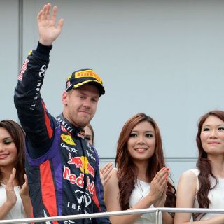 Vettel gana el Gran Premio de Malasia, Alonso se tuvo que retirar