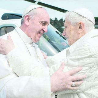El Sumo Pontífice visitó a Joseph Ratzinger, Papa emérito