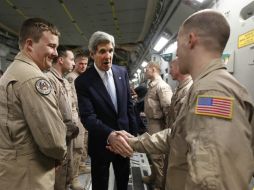 Jonh Kerry aterrizó en la capital iraquí tras haber acompañado en los últimos días al presidente de Estados Unidos. AFP /