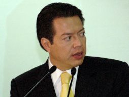 El senador Mario Carrillo considera que erradicar el bullying es fundamental para las familias mexicanas. ARCHIVO /