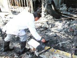 Los peritos determinarán el riesgo que corren las casas aledañas al depósito donde se registró la explosión. ARCHIVO /