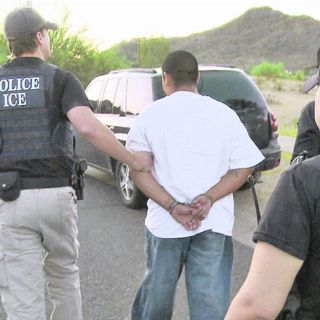 Señalan a Migración por aislar hasta dos meses a indocumentados