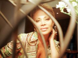 La cantante Paloma San Basilio se echó a la bolsa al público, que disfrutó de su concierto bajo un cielo estrellado. MEXSPORT /