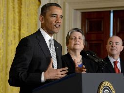 Barack Obama preside la ceremonia de ciudadanía para soldados en activo y civiles extranjeros, en la Casa Blanca. EFE /
