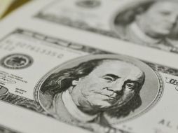 Los centros cambiarios de Monterrey ofrecieron la divisa estadounidense en un precio máximo de 12.75 pesos. ARCHIVO /