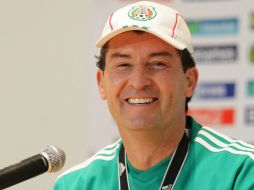 José Manuel de la Torre quiere que se respete el himno del contricante en el siguiente partido. EFE /