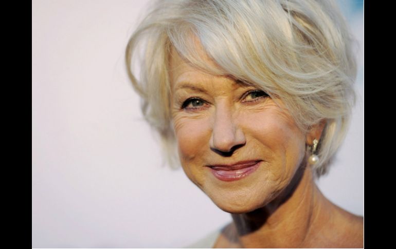 Helen Mirren competirá en la categoría de ''mejor actriz'' por su papel como reina en la obra ''The Audience''. EFE /