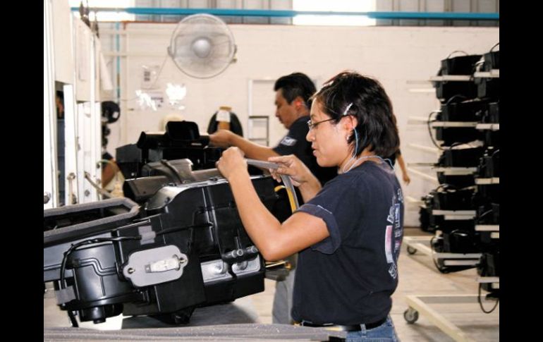 El personal ocupado en la industria manufacturera crece 2.2 por ciento en enero de este año. ARCHIVO /