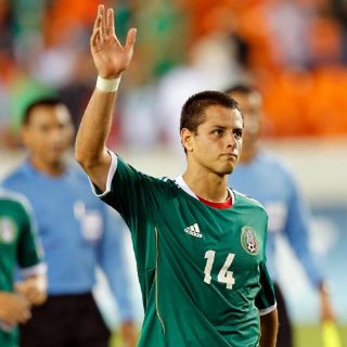 Chicharito volverá en avión privado a Manchester