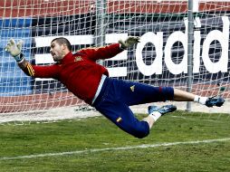 El arquero Víctor Valdés no está con su equipo debido a que se encuentra en concentración con la selección española. EFE /