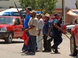 Los grupos de autodefensa mantienen tomada la población de unos 20 mil habitantes. NTX /
