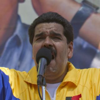 Maduro acusa a la oposición de profanar el nombre de Simón Bolívar