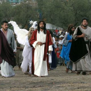 Cristo de Iztapalapa da sermón en el cerro de La Estrella