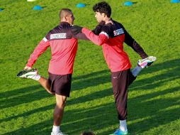 Diego Costa (d) podría ser considerado para el duelo ante los Naranjeros. EFE /