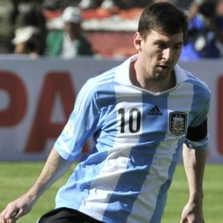 Messi reaviva tema de jugar fubol en la altura