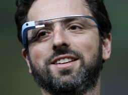 Los lentes están equipados con una cámara oculta y una diminuta pantalla. ARCHIVO /