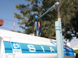 El SIAPA tendrá servicio de pipas gratuito y las 24 horas del día. ARCHIVO /