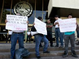 Habitantes de los fraccionamientos junto a la Autopista a Zapotlanejo exigieron que cese la ''persecución'' contra sus compañeros. EL INFORMADOR /