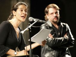 Ramírez (d) y Parra (i) durante la lectura. NTX /