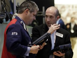 Los mercados de valores en EU cerrarán mañana viernes por la celebración del Viernes Santo. AP /