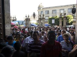 Fieles realizan Visita de los Siete Templos.  /