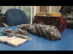 Se aseguraron 48 dosis de mariguana, así como una bolsa negra con el mismo estupefaciente. ESPECIAL /