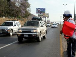 Se emiten recomendaciones para realizar un viaje seguro por carretera. ARCHIVO /