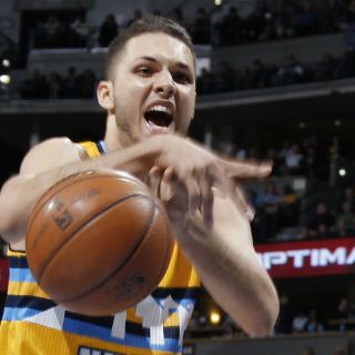 Fournier logra mejor marca y da la victoria a los Nuggets