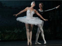La Compañía Nacional de Danza presentará el célebre ballet ''El lago de los cisnes'', en la Isleta del Lago del Bosque de Chapultepec. ARCHIVO /