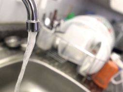 El suministro de agua se había suspendido desde el jueves pasado por labores de mantenimiento. ARCHIVO /