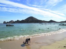 Variado. Arena y sol o la visita a un bar o restaurante, opciones de disfrute en este lugar.  /