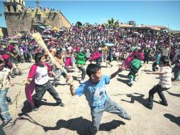 Todos contra todos. En eso consiste el espectáculo, que todos se peguen y los que no, que miren desde lejos. EL INFORMADOR /