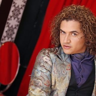 Latino lanza perfume para competir con fragancias de artistas y diseñadores