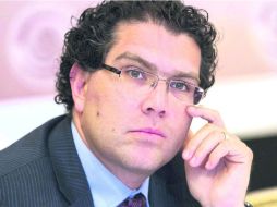 Generalizado. El senador del PRD, Armando Ríos Piter, busca incluir en la propuesta el ''libre internet para todos''. NTX /