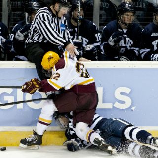Jugador de hockey muere en la cancha