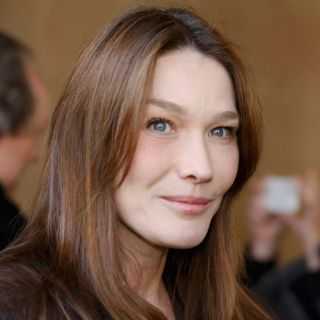 Bruni abandona una entrevista tras ser preguntada por Sarkozy