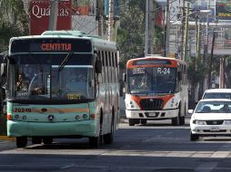 Transportistas aseguraron que esperarían la notificación de la Secretaría de Movilidad para aplicar la nueva tarifa. EL INFORMADOR /