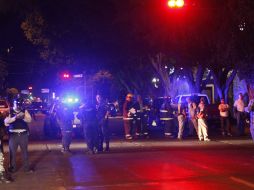 Personal de la Fiscalía Central investiga los dos ataques, los cuales fueron cometidos con una granada y disparos de arma de fuego. EL INFORMADOR /