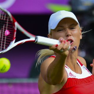 Wozniacki arrolla a Silvia Soler
