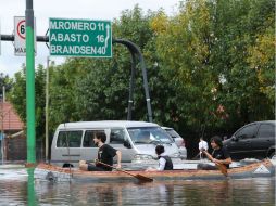 Según autoridades, en Buenos Aires cayeron un total de 155 milímetros de lluvia en dos horas. AFP /