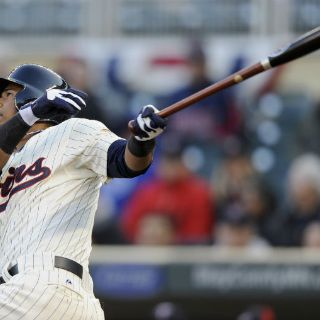 Doble de Escobar da victoria a los Mellizos