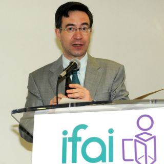 Presidencia entrega estudios sobre extinción de LyFC