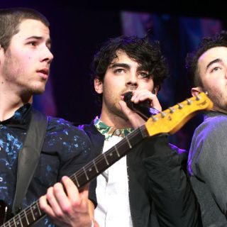 Jonas Brothers vuelve con nuevo single, ''Pom Poms''