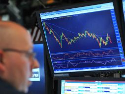 Facebook gana un 3.09 por ciento, Google baja un 1.74 por ciento y Apple pierde un 1.03 por ciento. ARCHIVO /